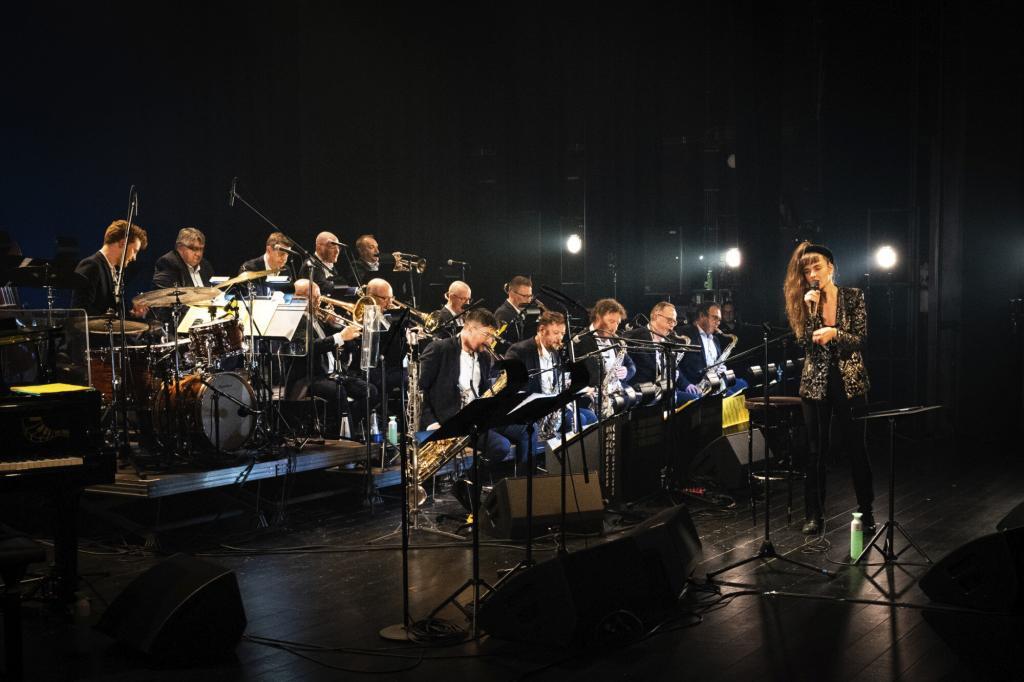 Brussels Jazz Orchestra Camille Bertault Copyright: Geert Vandepoele Brussels Jazz Orchestra Camille Bertault Copyright: Geert Vandepoele